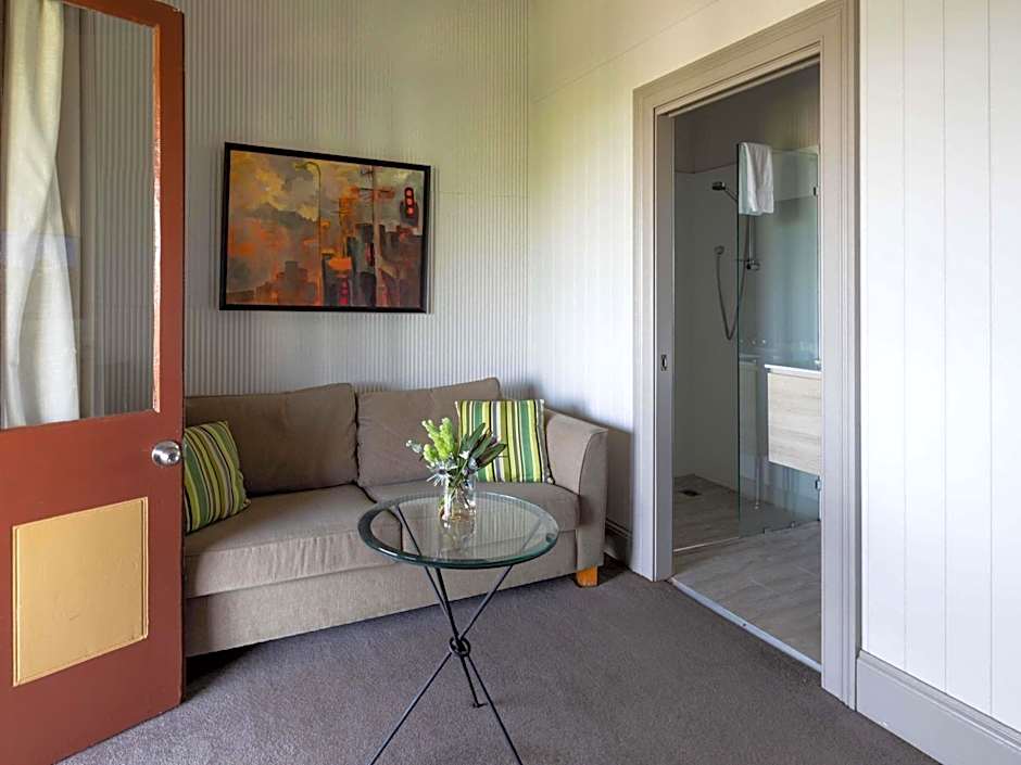 Photo 1 of 4 of Suite