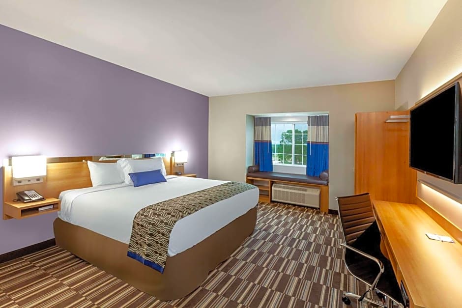 Microtel Inn & Suites by Wyndham College Station