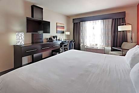Queen Room with Two Queen Beds - Mobility Access Tub/Non-Smoking