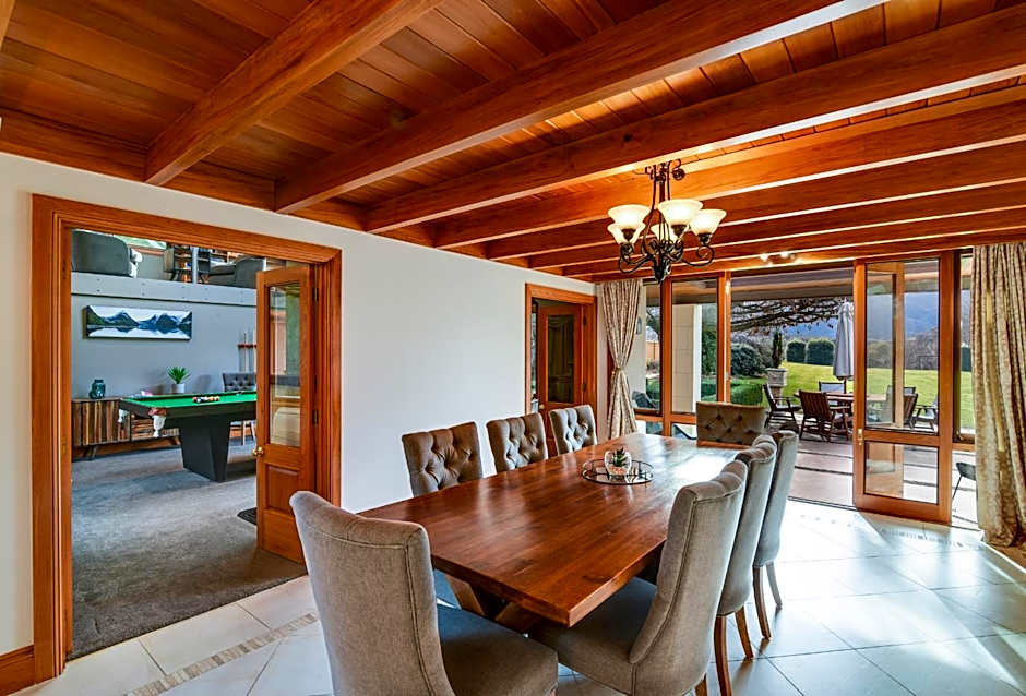 Manata Homestead & Lodge