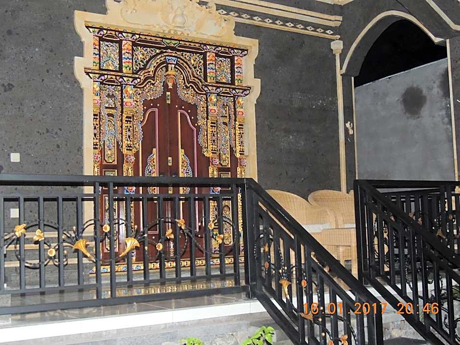 Amed Romance House