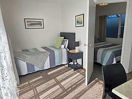 Deluxe Twin Room with Free Netflix
