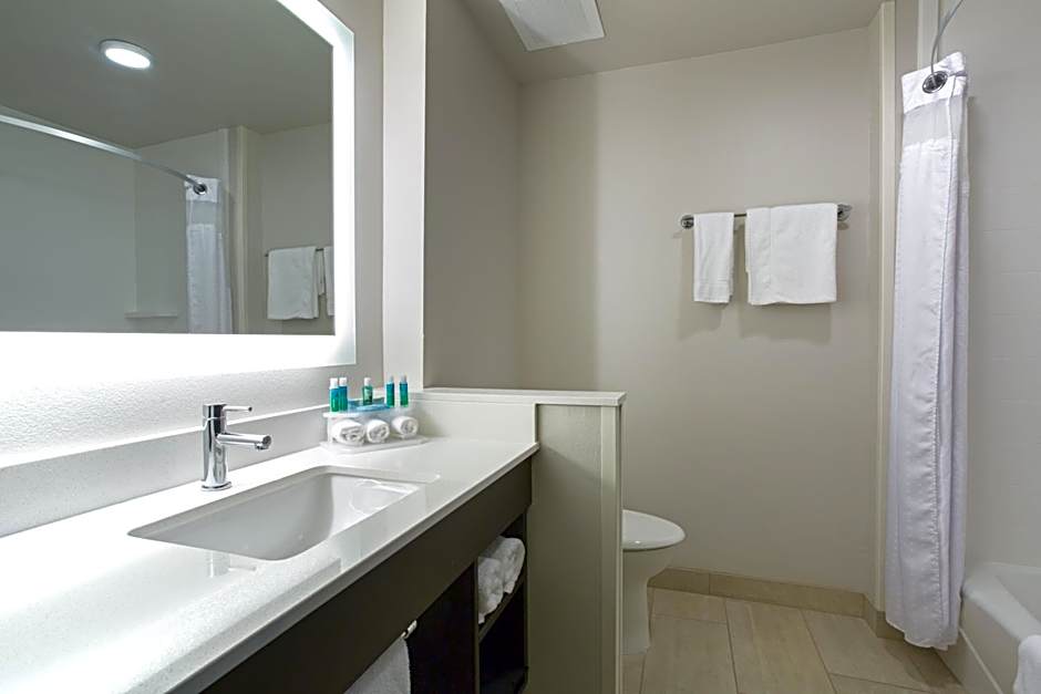 Holiday Inn Express & Suites Lincoln I - 80 By IHG