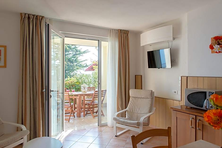 Village Hotel Lucia