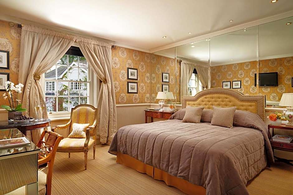 Summer Lodge Country House Hotel
