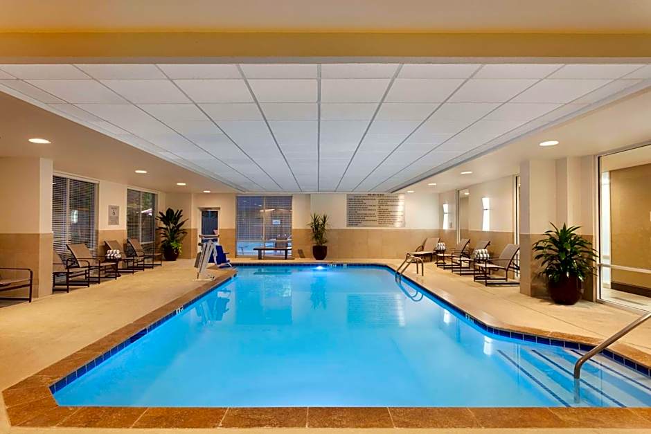 Embassy Suites By Hilton Hotel Atlanta-Airport