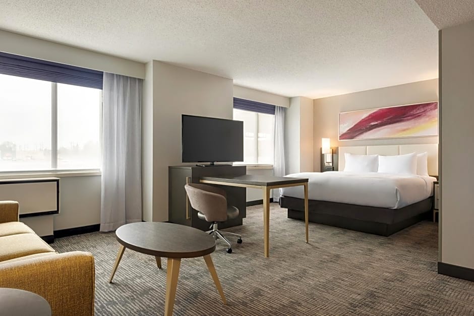 DoubleTree by Hilton St. Paul, MN