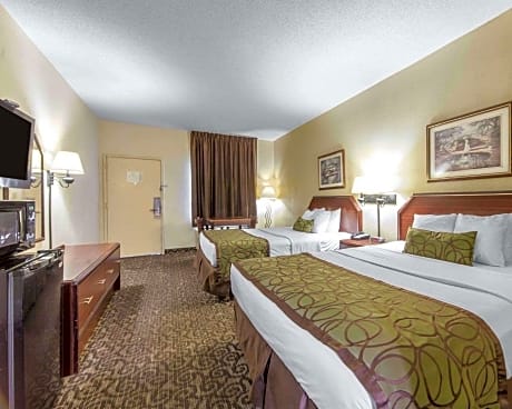 2 Queen Beds, Smoking