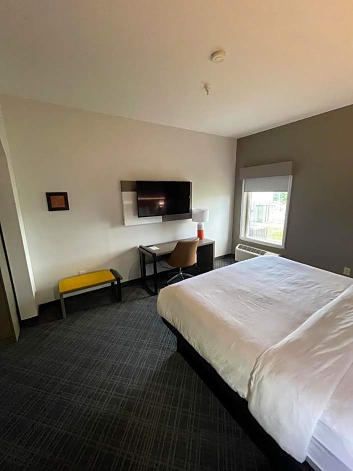 Comfort Suites