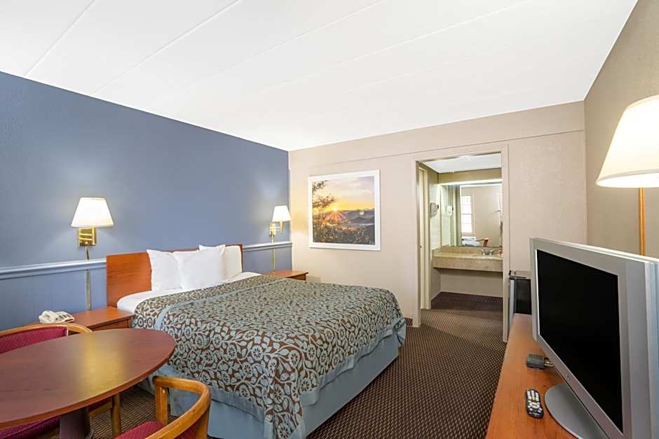 Days Inn by Wyndham Lincolnton