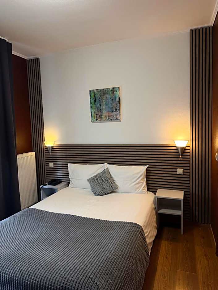 Yasha Hotel