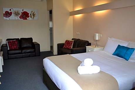 Family Room (5 Adults)