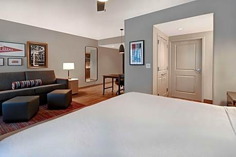 King Studio Suite - Hearing Access/Non-Smoking