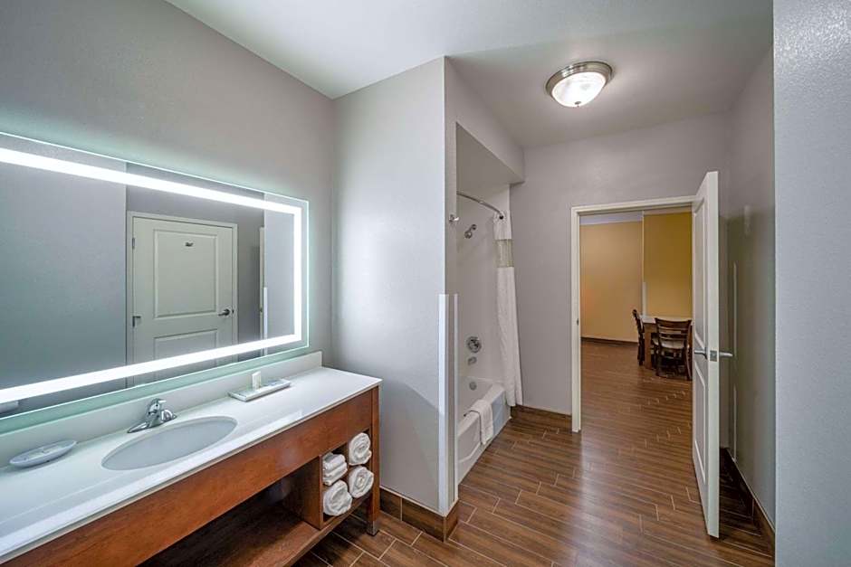 La Quinta Inn & Suites by Wyndham Houston Nw Beltway 8 / West Rd