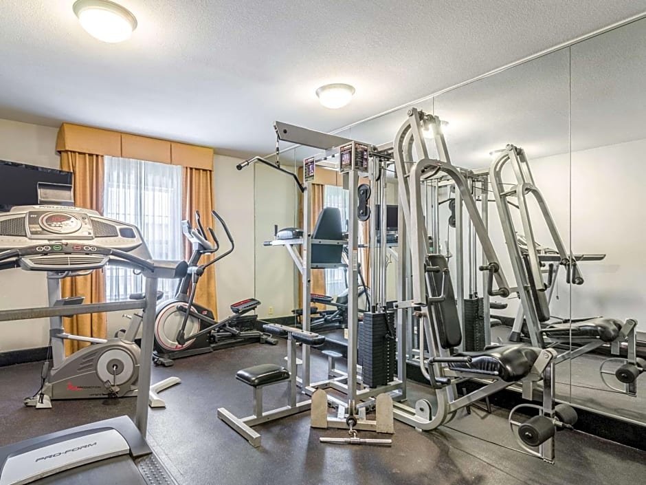 La Quinta by Wyndham Kansas City Airport