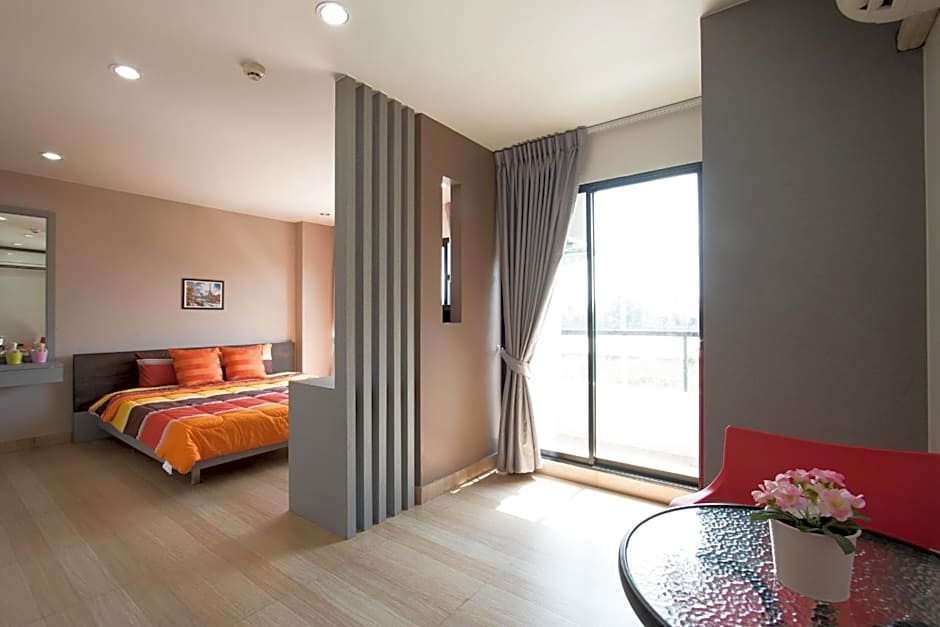 Live at Home Sukhumvit 105