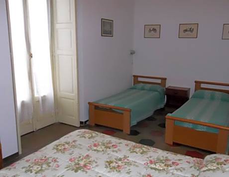 Classic Quadruple Room