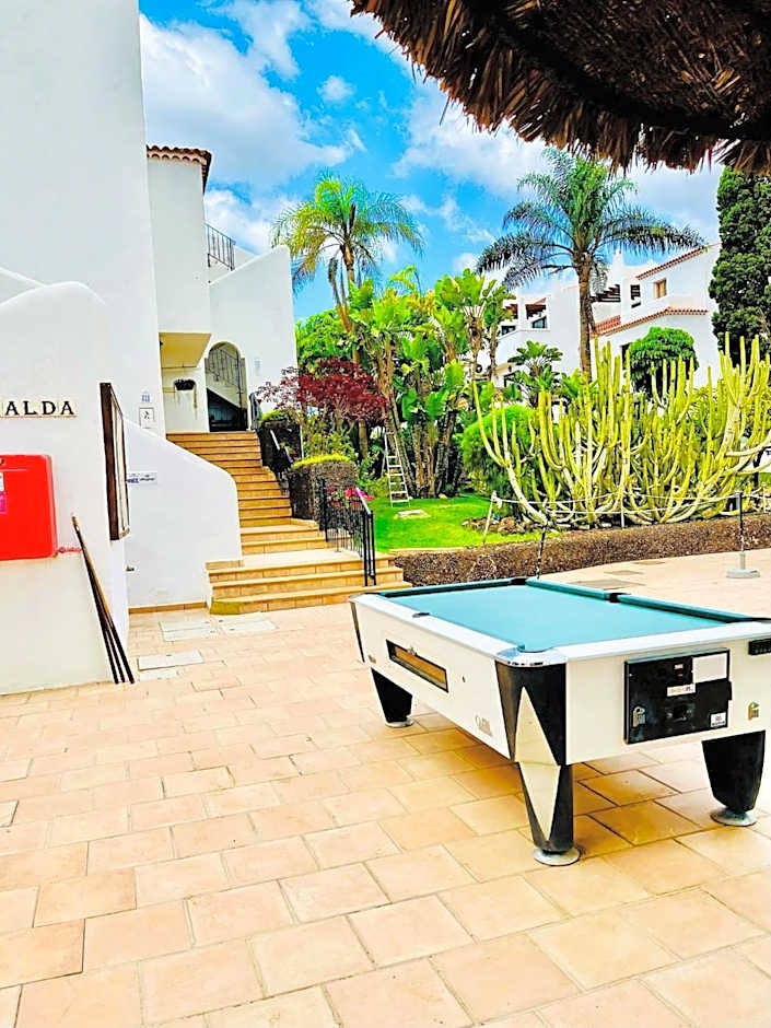 Beautiful 4 bedroom house with phenomenal golf and mountain views