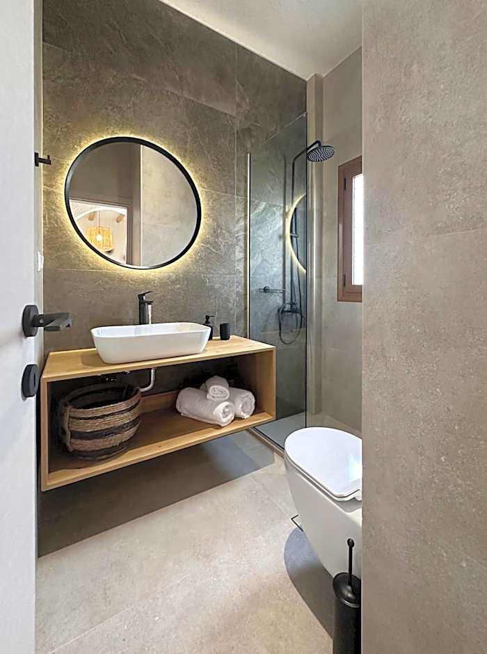 Okeanis Mystique South