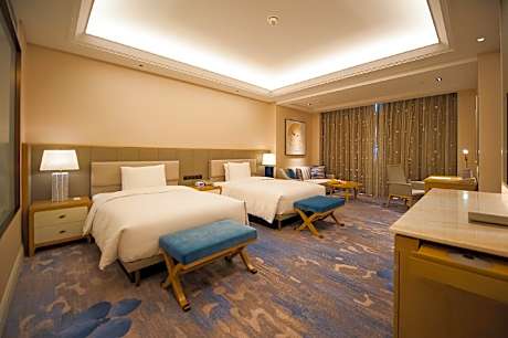 Guest room, King or Double, City view