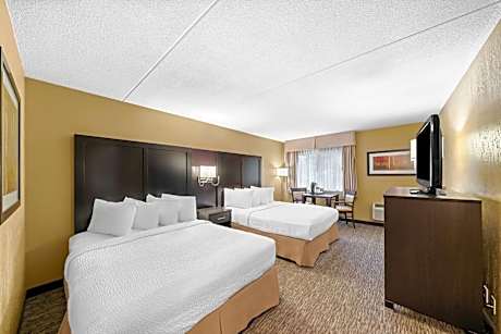 Queen Room with Two Queen Beds - Non-Smoking