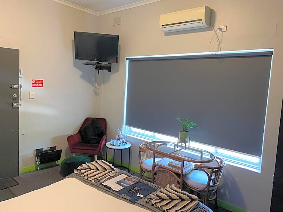 Hello Adelaide Motel and Apartments