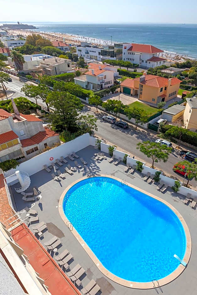 Carcavelos Beach Hotel