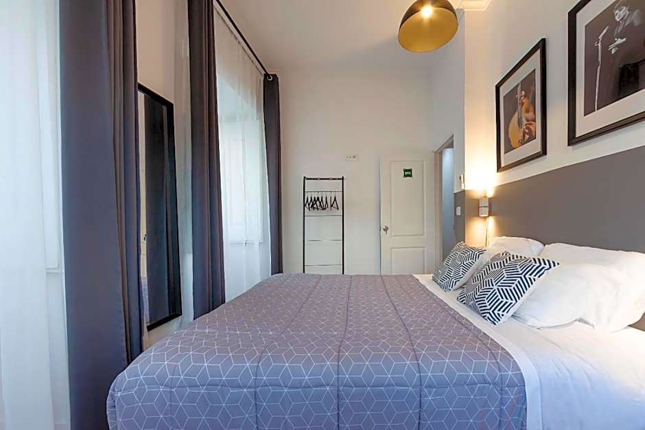 INT Lisbon Suites