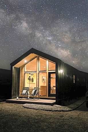 Yellowstone Peaks Hotel