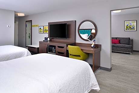 2 queen beds family room nonsmoking