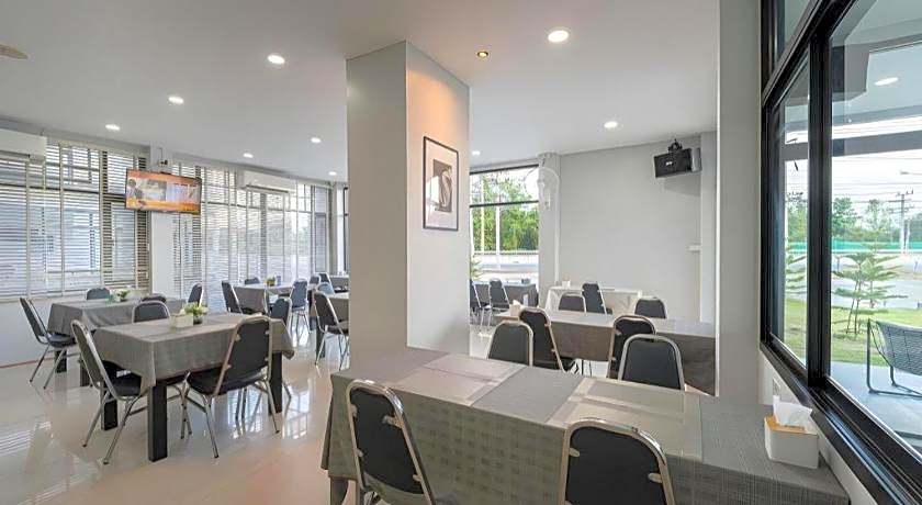 C2U Hotel Uthai Thani