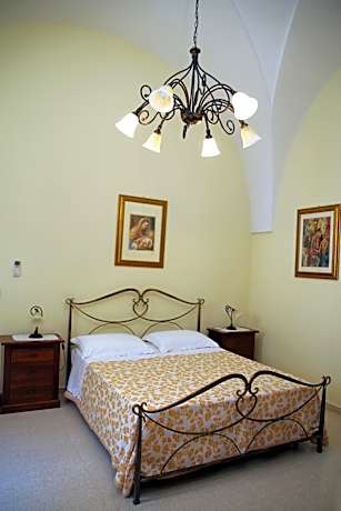 Large Triple Room - Ground Floor