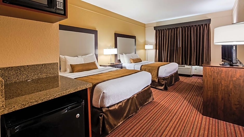 Best Western Plus Strawberry Inn & Suites