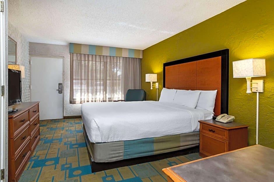 La Quinta Inn & Suites by Wyndham Tampa Bay Airport