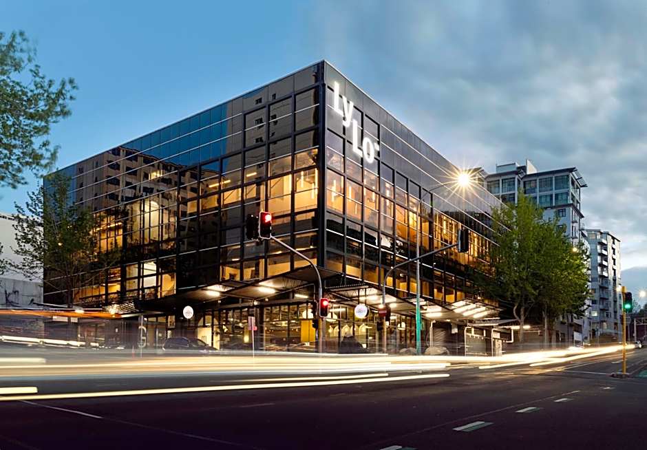 LyLo Auckland Hotel