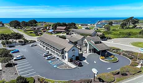 Emerald Dolphin Inn & Mini Golf