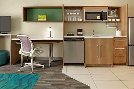 One-Bedroom King Suite - Non-Smoking