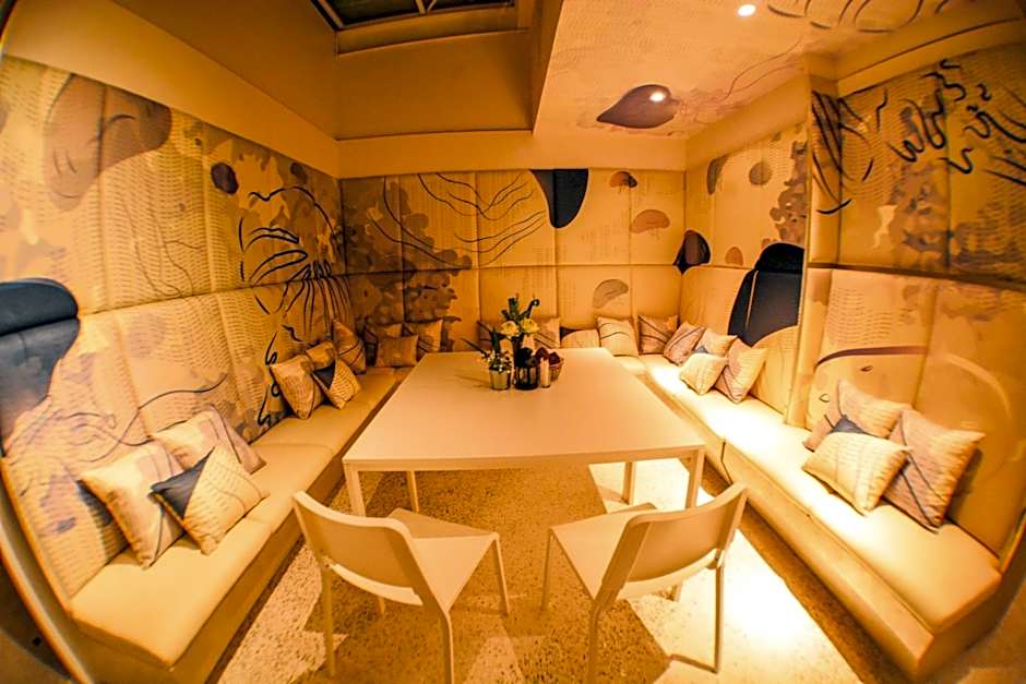 Comet Hotel Surat Thani