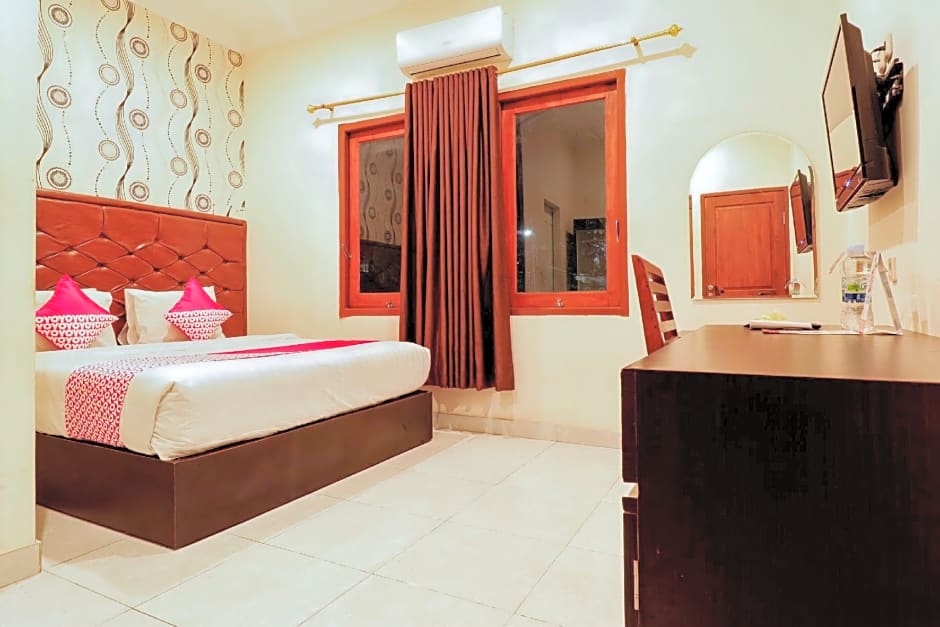 OYO 1117 New Garuda Hotel