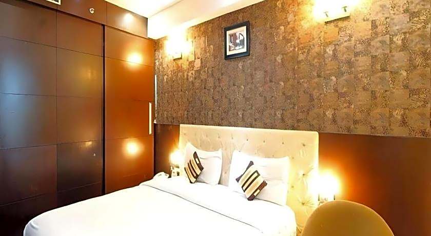 Hotel Signature Grand