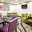 La Quinta Inn & Suites by Wyndham Oshkosh