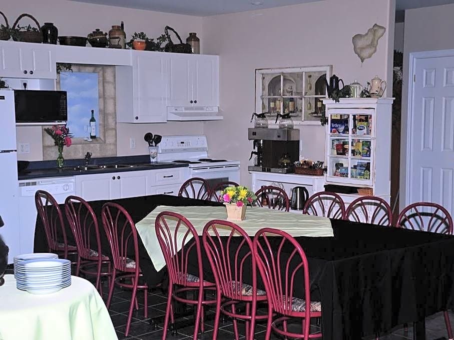 Golden Pathways Retreat B&B