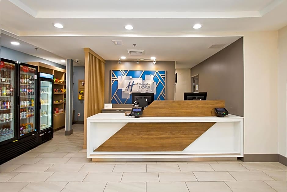 Holiday Inn Express & Suites Sacramento NE Cal Expo By IHG