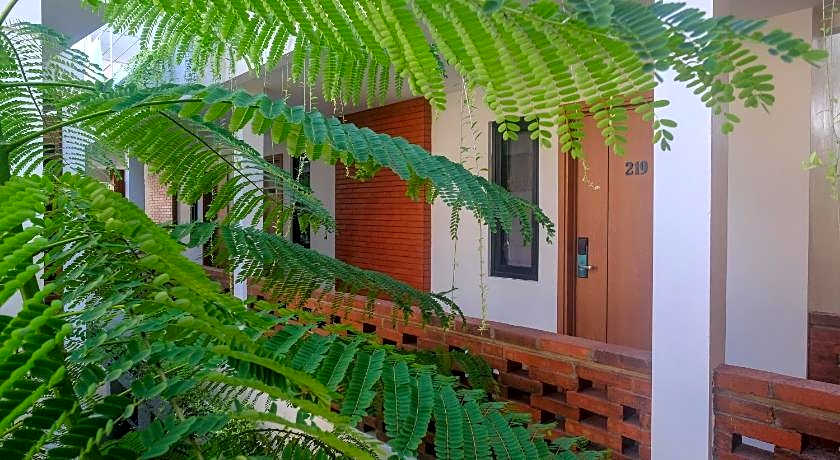 Urbanview Hotel Nardis Living near UMY