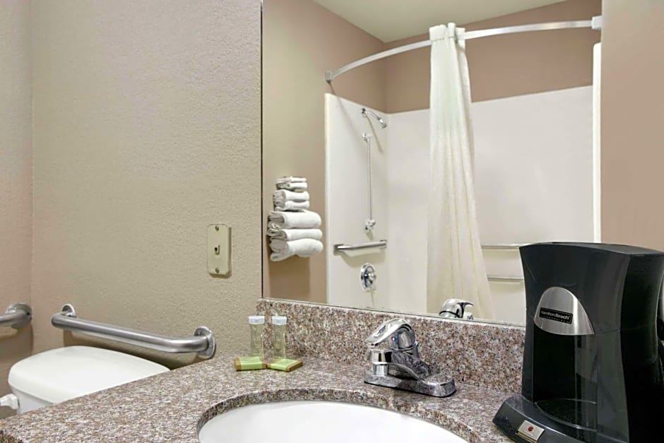 Super 8 by Wyndham Stafford/Springfield Area