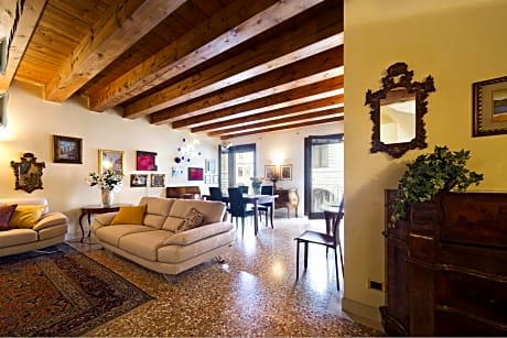 PadovaResidence Apartments - vista Piazza delle Erbe e Palazzo della Ragione