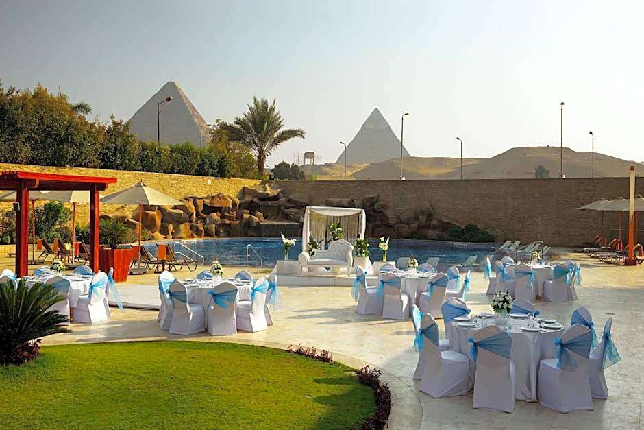 Le Meridien Pyramids Hotel & Spa