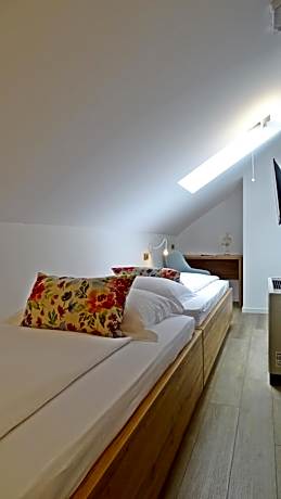 Economy Single Room