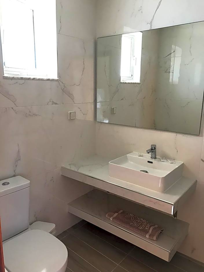 Village Inn Studios & Family Apartments