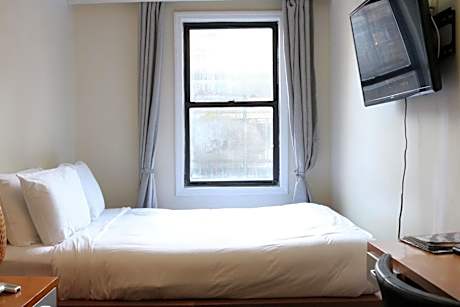Queen Room with Private Bathroom